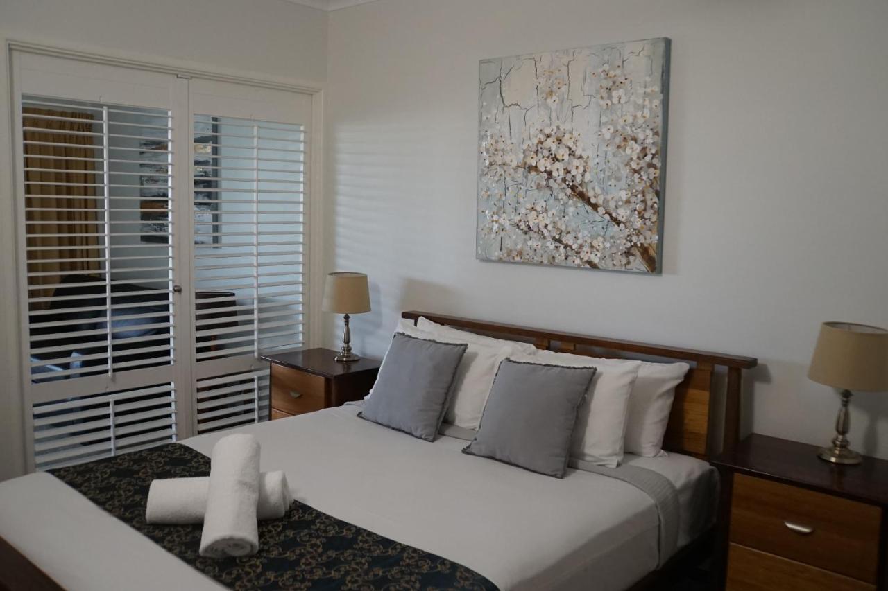 Airlie Seaview Apartments Airlie Beach Exterior photo