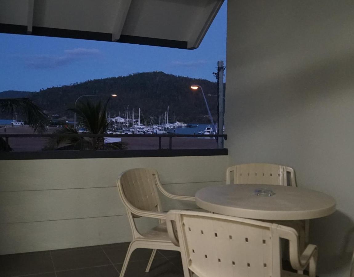 Airlie Seaview Apartments Airlie Beach Exterior photo